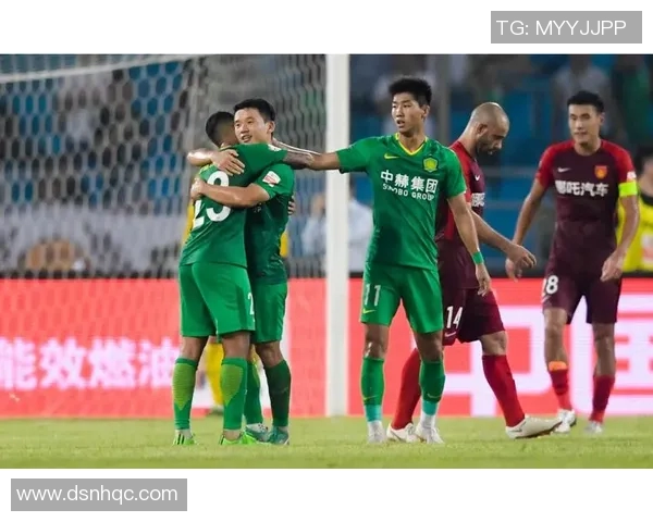 北京足球队配合引发热议球迷与专家各执己见的争论分析